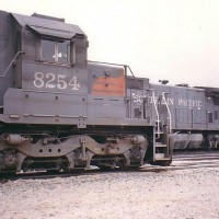 SP 8254 and a GE B39-8